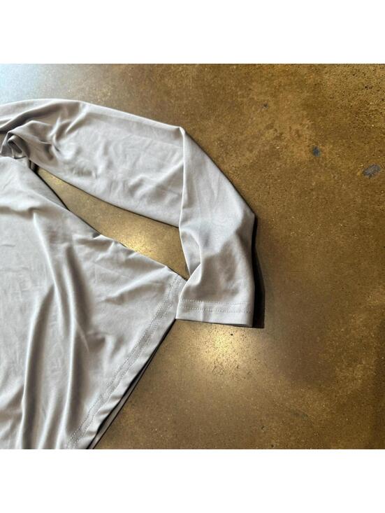 Grey Stretchy Modern Fitted Long Sleeve - Picture 4 of 4